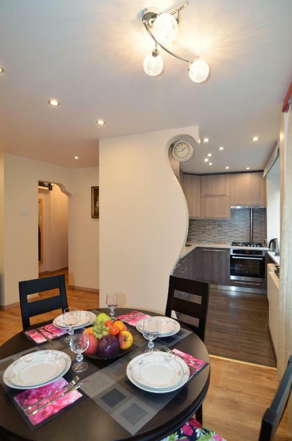 Tomsona Apartment Riga Center Ngoại thất bức ảnh